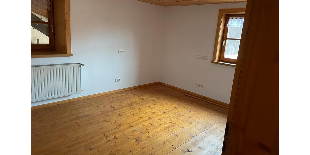 Etagenwohnung Marktbreit - 3 Zimmer, 100 m&sup2;, 800&euro; | Angebot:25286825