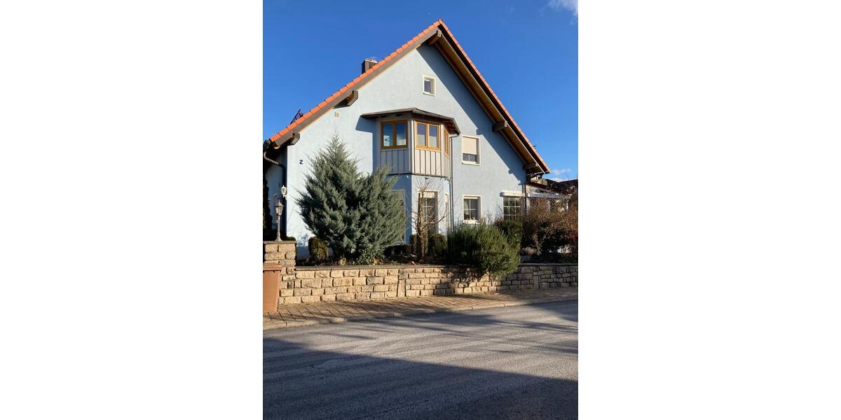 Einfamilienhaus Giebelstadt - 7 Zimmer, 248 m&sup2;, 840.000&euro; | Angebot:26833060