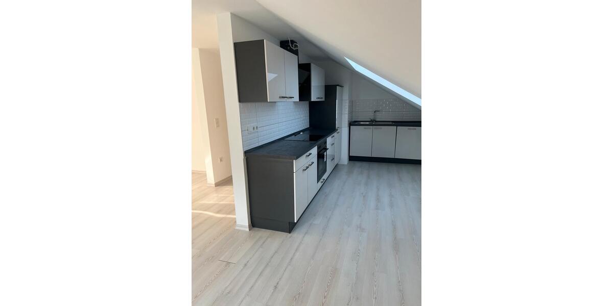 Dachgeschoßwohnung Tauberbischofsheim - 3 Zimmer, 87 m&sup2;, 1.100&euro; | Angebot:25636983