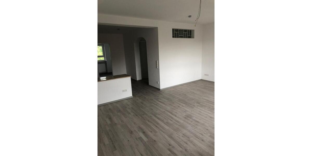 Etagenwohnung Veitshöchheim - 3.5 Zimmer, 90 m&sup2;, 1.400&euro; | Angebot:26478546