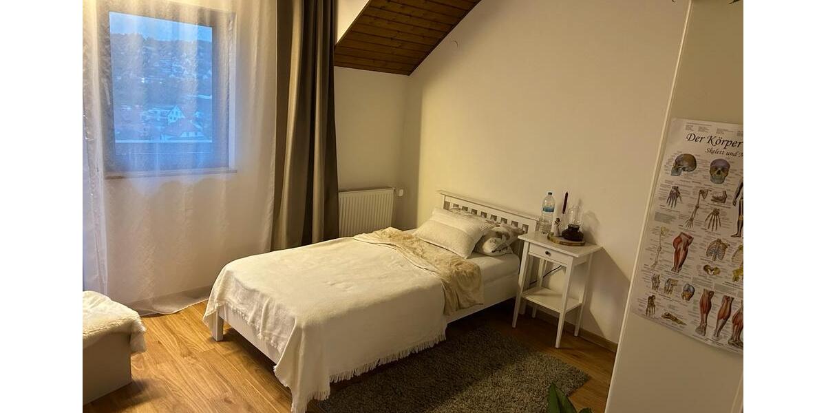 Doppelhaushälfte Ochsenfurt - 5 Zimmer, 150 m&sup2;, 1.500&euro; | Angebot:27617128