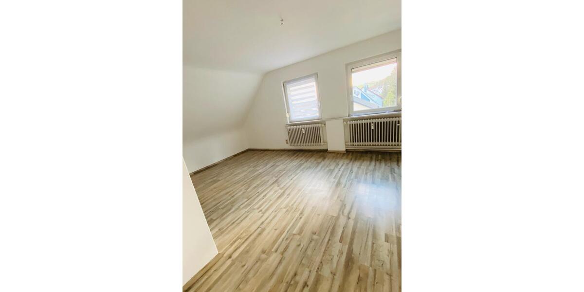 Dachgeschoßwohnung Würzburg - 3 Zimmer, 60 m&sup2;, 800&euro; | Angebot:26451079