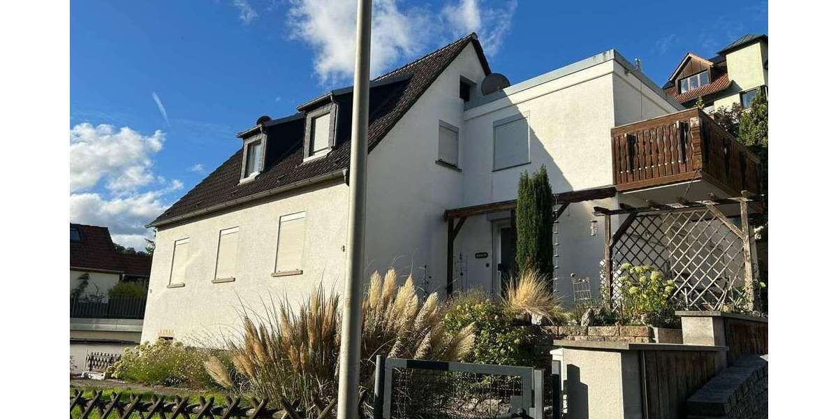 Haus zum Kaufen in Würzburg 300.000 € 149.78 m² 5 zimmer