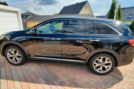 Kia Sorento 124.500 km 25.900 € Karbach 97842
