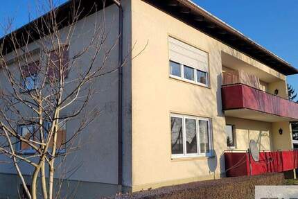 4,5-Zimmer-Familienwohnung mit 2 Balkonen und Garage in Giebelstadt-Euerhausen! Bezugsfrei! 4 zimmer