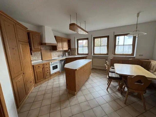 Einfamilienhaus Grünsfeld - 8 Zimmer, 266 m&sup2;, 550.000&euro; | Angebot:26395188
