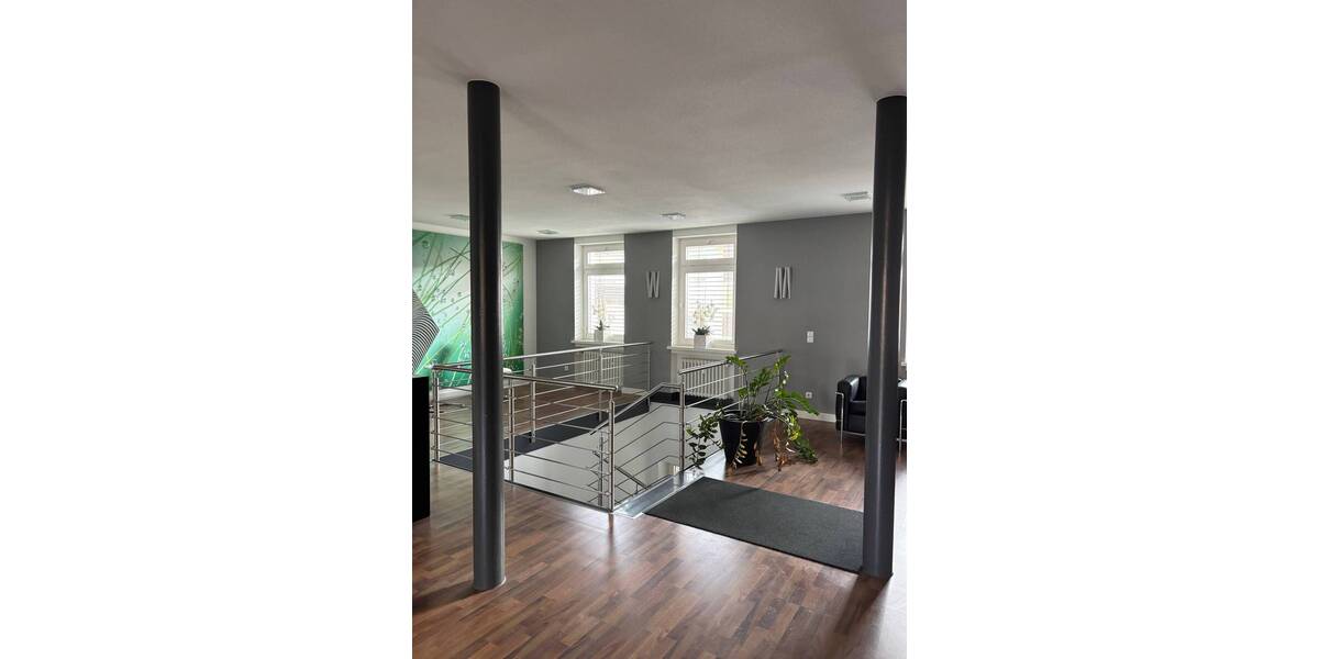 Gewerbeobjekt Kitzingen - 1 Zimmer, 374 m&sup2;, 2.500&euro; | Angebot:20968004