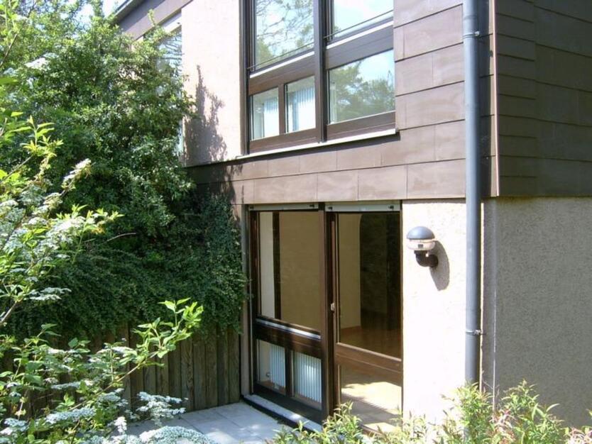 Freistehender Bungalow mit 2 Appartements zimmer