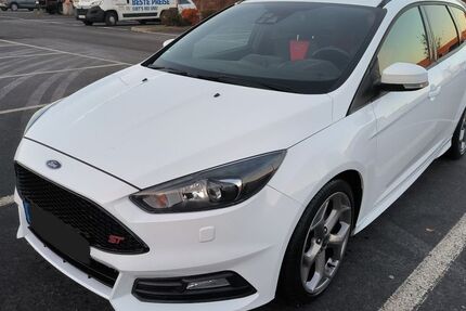Ford Focus 70.000 km 15.700 € Großlangheim 97320