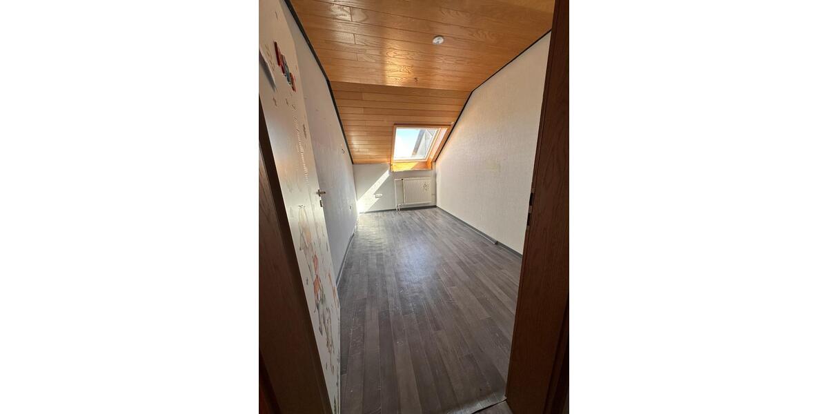 Einfamilienhaus Grünsfeld - 7 Zimmer, 195 m&sup2;, 385.000&euro; | Angebot:26567945