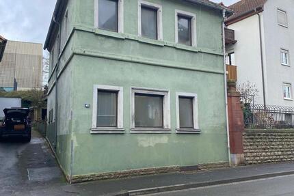 Haus Kitzingen - 6.5 Zimmer, 160 m&sup2;, 169.000&euro; | Angebot:24812946