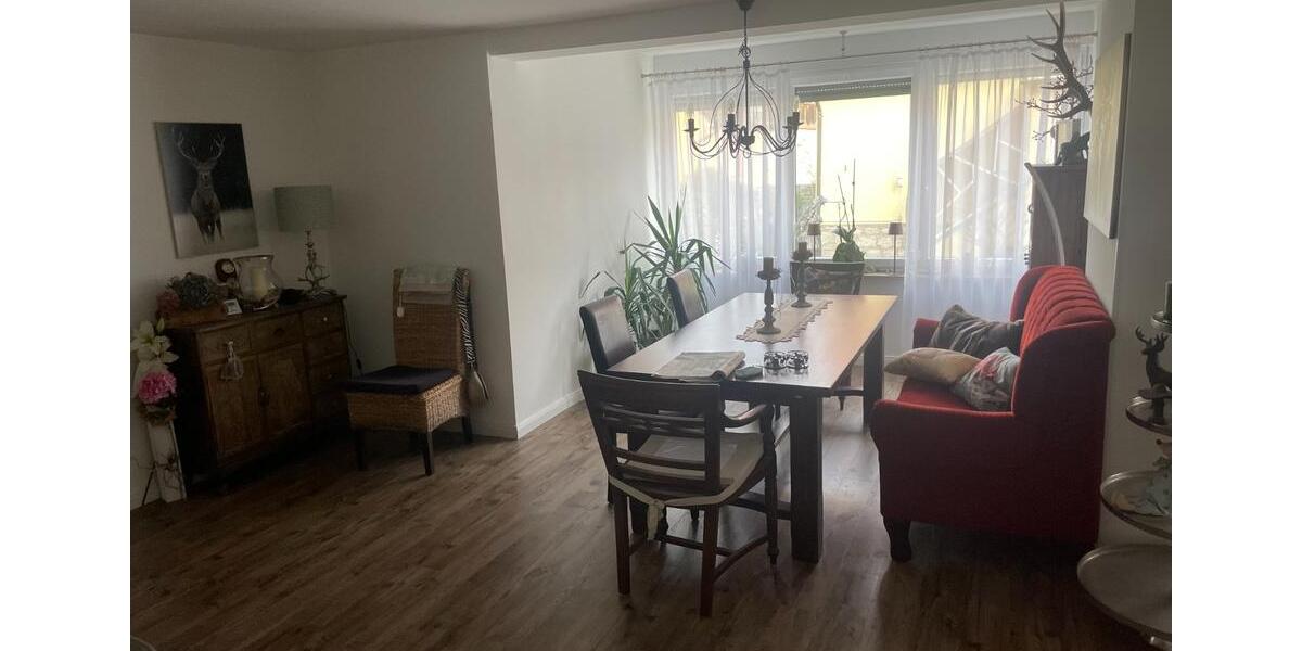Erdgeschoßwohnung Kleinrinderfeld - 3 Zimmer, 120 m&sup2;, 310.000&euro; | Angebot:23589311