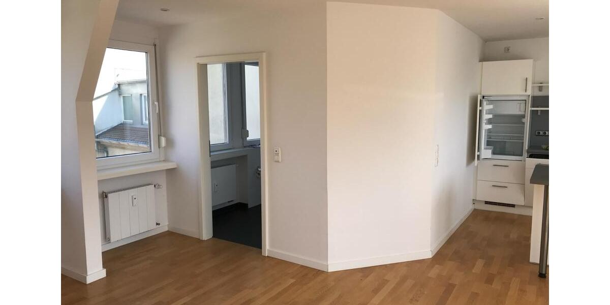 Dachgeschoßwohnung Würzburg - 2 Zimmer, 72 m&sup2;, 1.060&euro; | Angebot:26606065