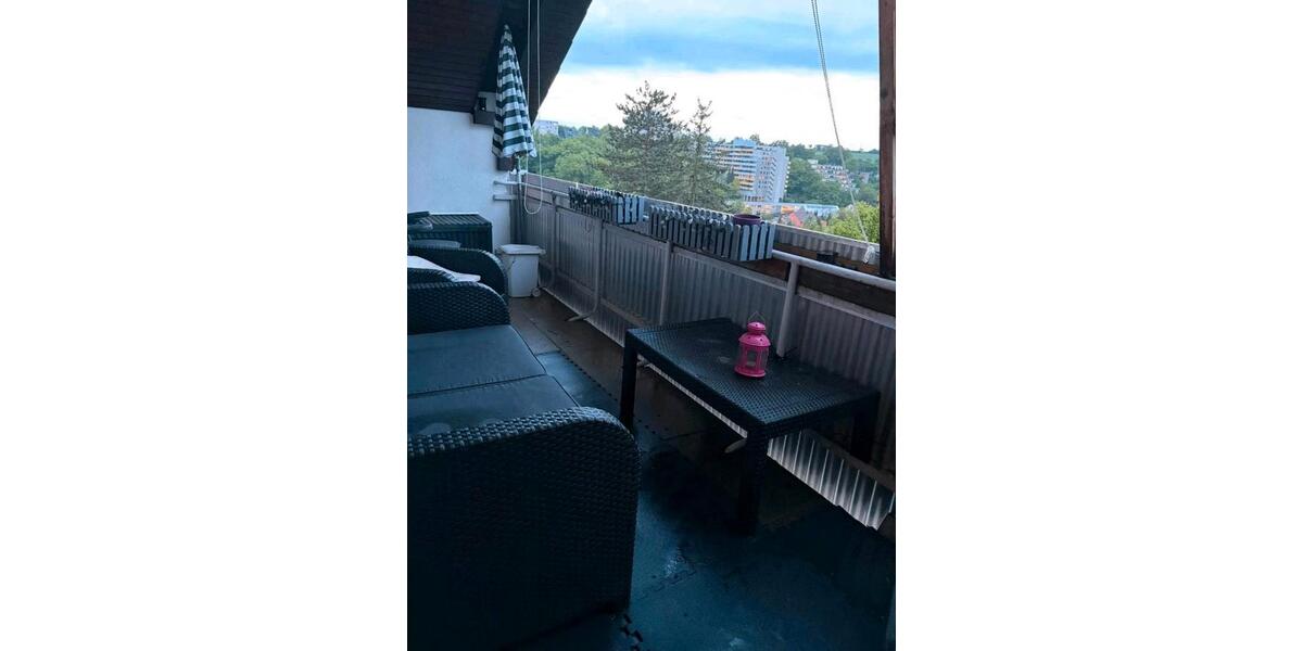 Dachgeschoßwohnung Gerbrunn - 5.5 Zimmer, 130 m&sup2;, 1.350&euro; | Angebot:26573287