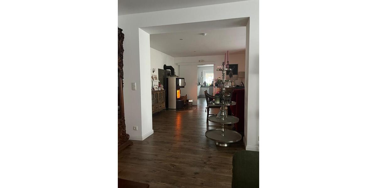 Erdgeschoßwohnung Kleinrinderfeld - 3 Zimmer, 120 m&sup2;, 310.000&euro; | Angebot:23589311