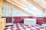 Etagenwohnung Höchberg - 5 Zimmer, 219 m&sup2;, 2.120&euro; | Angebot:26799113