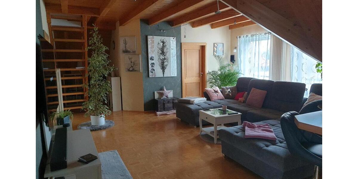 Etagenwohnung Schwarzach am Main - 4 Zimmer, 120 m&sup2;, 1.200&euro; | Angebot:25598897