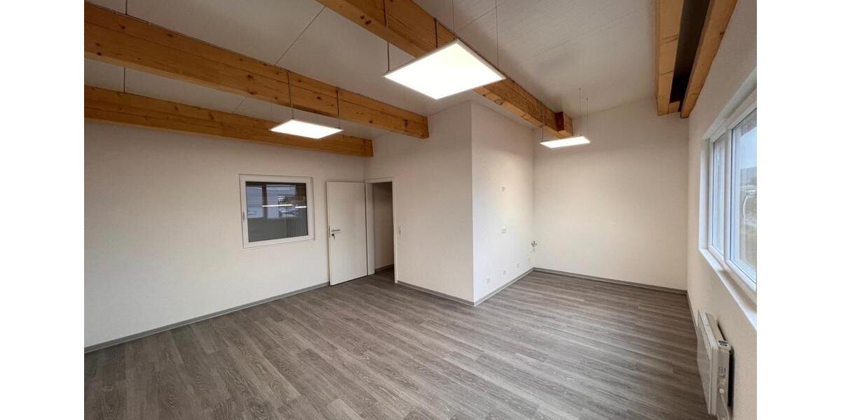 145m² Lager mit Büro | Gewerbefläche mieten in Würzburg zimmer