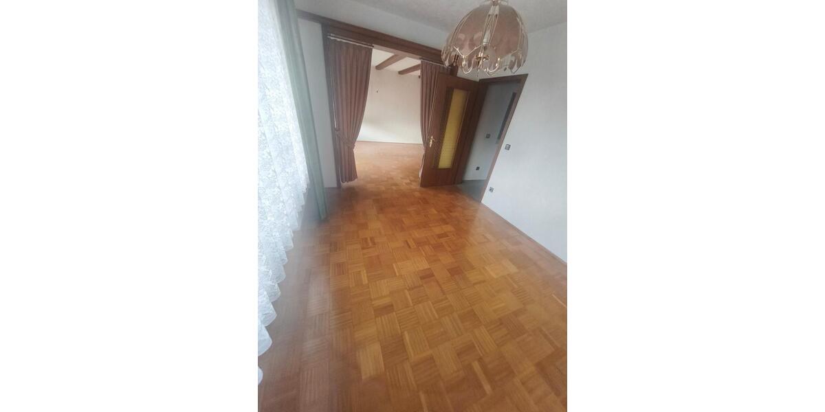 Erdgeschoßwohnung Zellingen - 3 Zimmer, 1.000 m&sup2;, 1.000&euro; | Angebot:25756853