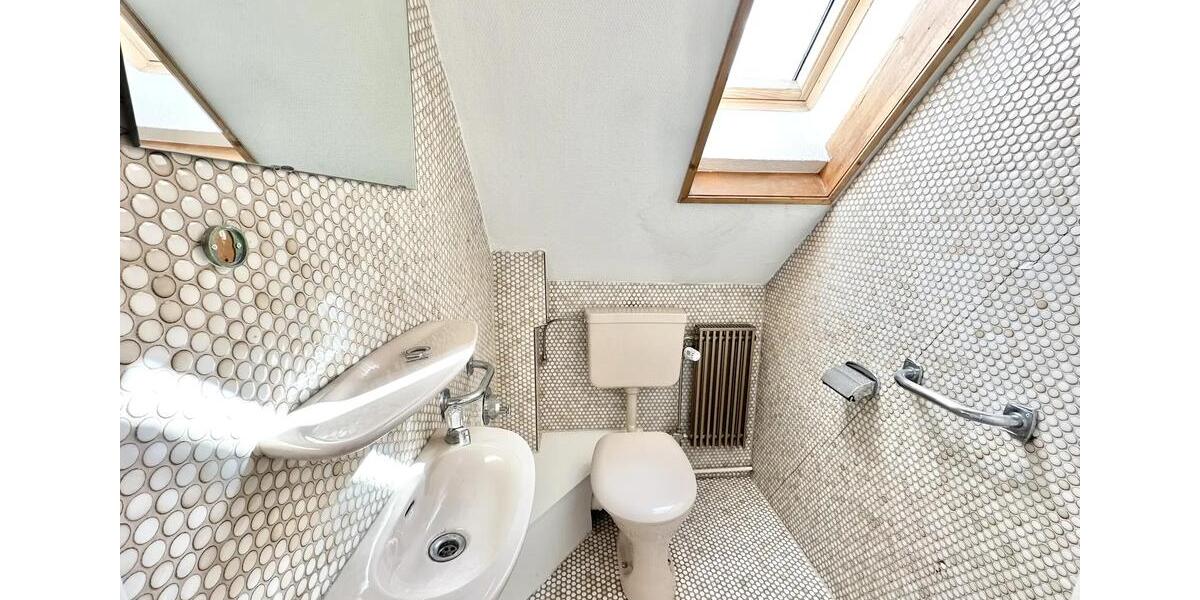 Dachgeschoßwohnung Tauberbischofsheim - 5 Zimmer, 119 m&sup2;, 850&euro; | Angebot:25961013