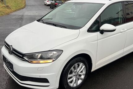 VW Touran 183.000 km 9.900 &euro; Würzburg 97076
