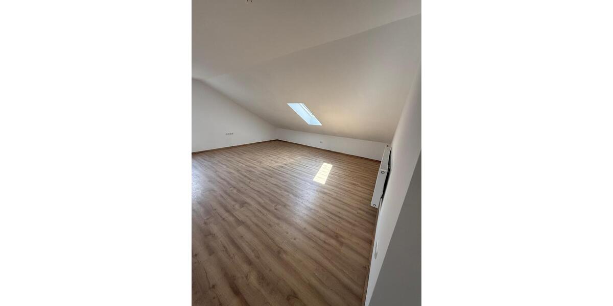Dachgeschoßwohnung Würzburg Lengfeld - 2 Zimmer, 65 m&sup2;, 800&euro; | Angebot:26522851