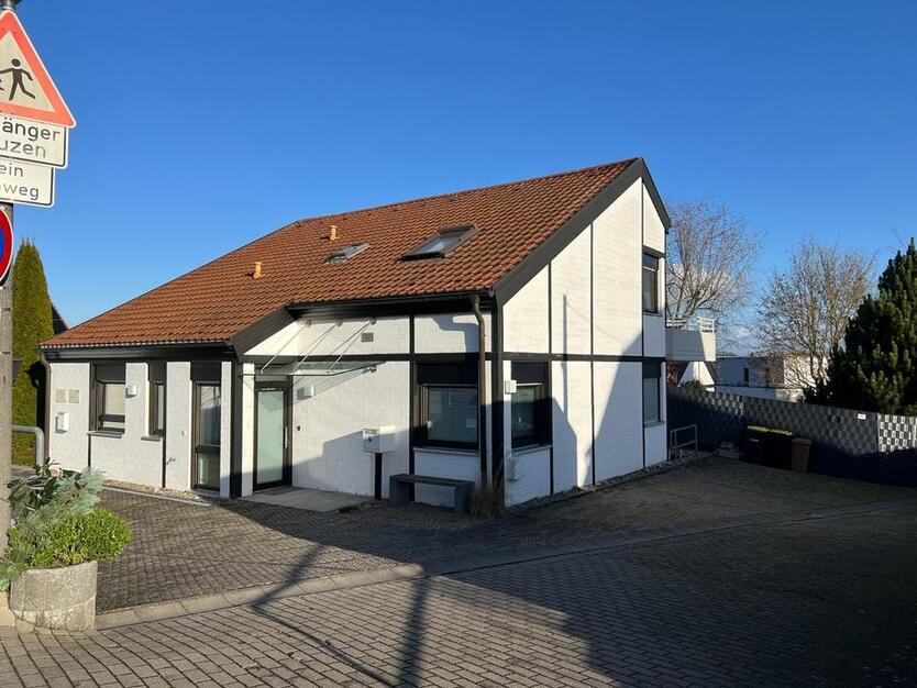 modernes Büro 160qm in Estenfeld ab sofort verfügbar
