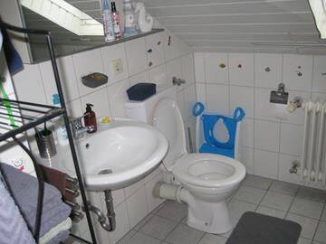 Etagenwohnung Waldbüttelbrunn - 3 Zimmer, 88 m&sup2;, 695&euro; | Angebot:26388523