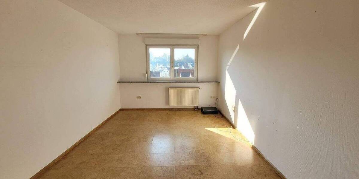 Etagenwohnung Kirchheim - 4 Zimmer, 130 m&sup2;, 980&euro; | Angebot:26920026