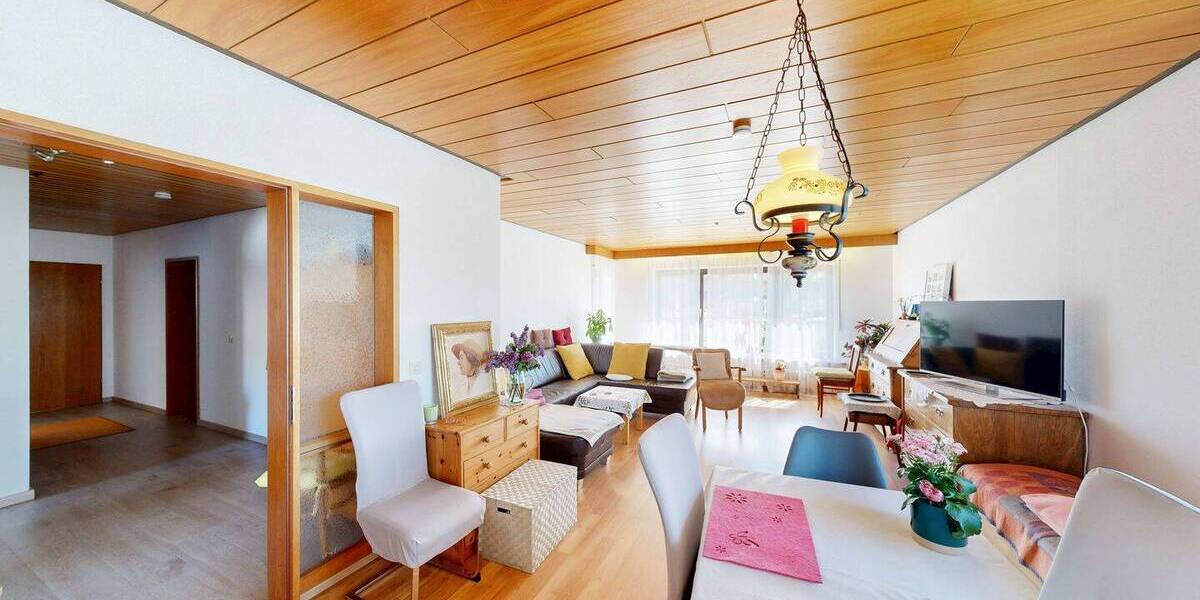 Mehrfamilienhaus, Wohnhaus Kirchheim Gaubüttelbrunn - 5 Zimmer, 184 m&sup2;, 360.000&euro; | Angebot:26767865