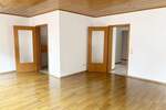 Etagenwohnung Dettelbach - 3 Zimmer, 98 m&sup2;, 870&euro; | Angebot:26082914
