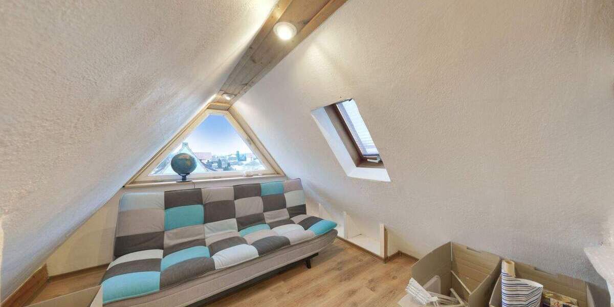 Einfamilienhaus Wipfeld - 7 Zimmer, 155 m&sup2;, 215.000&euro; | Angebot:25069556