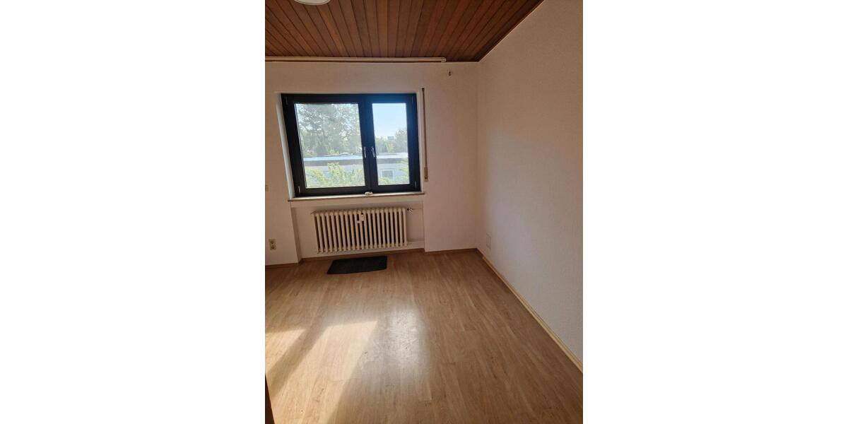 Etagenwohnung Kitzingen - 3 Zimmer, 104 m&sup2;, 980&euro; | Angebot:26689380