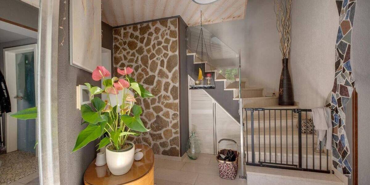 Mehrfamilienhaus, Wohnhaus Kitzingen - 7 Zimmer, 250 m&sup2;, 500.000&euro; | Angebot:25747372