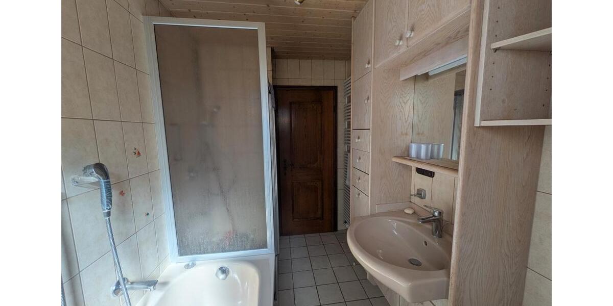 Doppelhaushälfte Ochsenfurt - 7 Zimmer, 196 m&sup2;, 490.000&euro; | Angebot:26297131