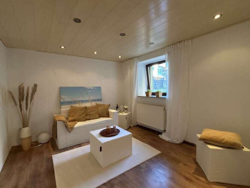 Haus zum Kaufen in Kirchheim 198.000 € 201 m²