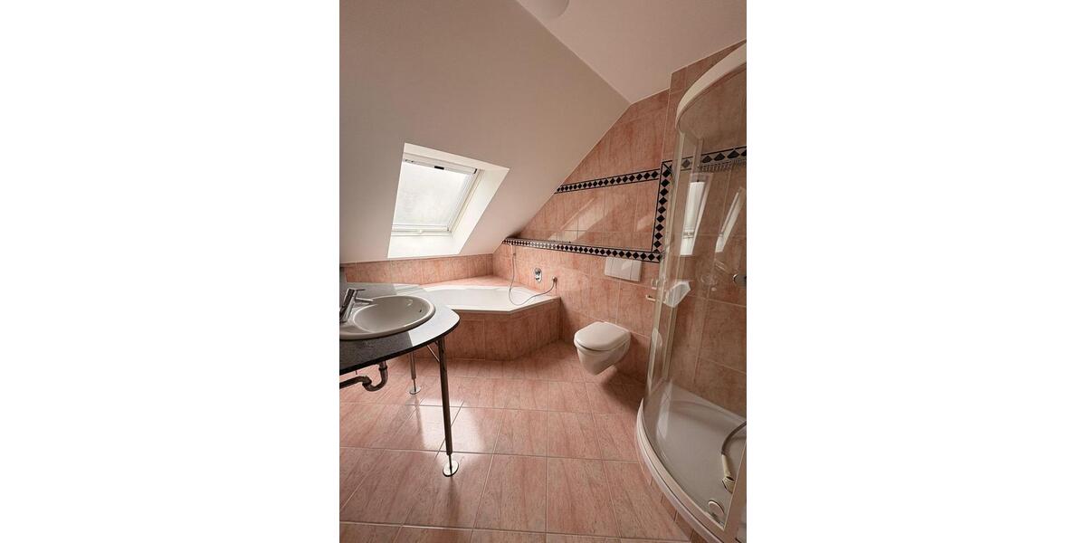 Maisonettenwohnung Würzburg Dürrbachau - 4 Zimmer, 134 m&sup2;, 1.650&euro; | Angebot:26256521