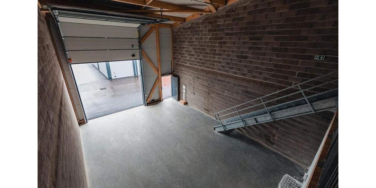 145m² Lager mit Büro | Gewerbefläche mieten in Würzburg zimmer