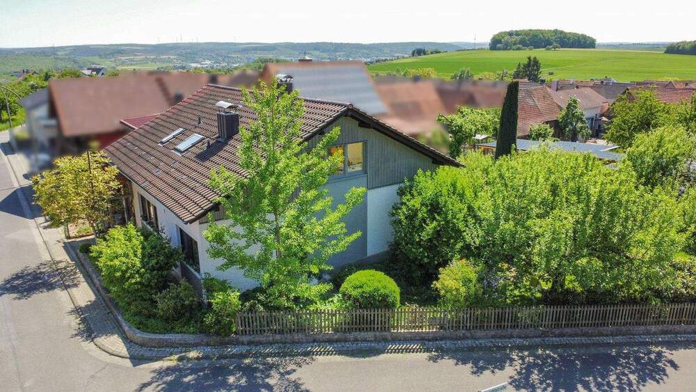 Einfamilienhaus Marktheidenfeld Marienbrunn - 8 Zimmer, 222 m&sup2;, 389.000&euro; | Angebot:24844974