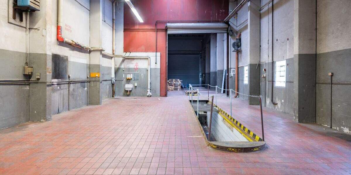 Lagerhalle mit LKW-Werkstatt und Bürogebäude zimmer