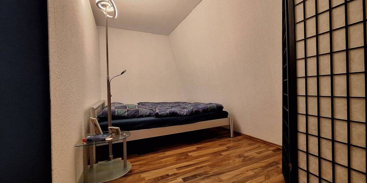 2 Zimmer Stadtwohnung im Zentrum von Kitzingen in der Kaiserstr.Absolut ruhig und sonnig mit Balkon :-) Nur 2 Min.fußläufig zur Fußgängerzone und Main 2 zimmer