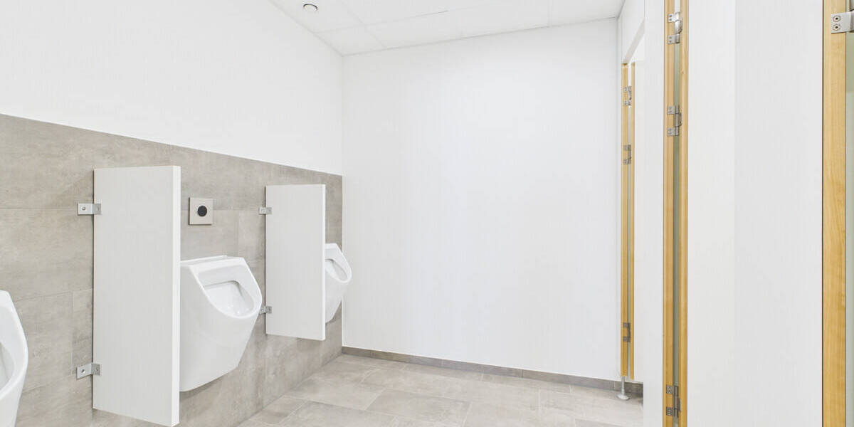 Repräsentatives Büro mit Südbalkon und hochwertiger Ausstattung für Unternehmen zimmer