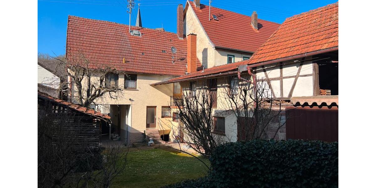 Historisches Häuschen mit Nebengebäuden für Liebhaber 6 zimmer