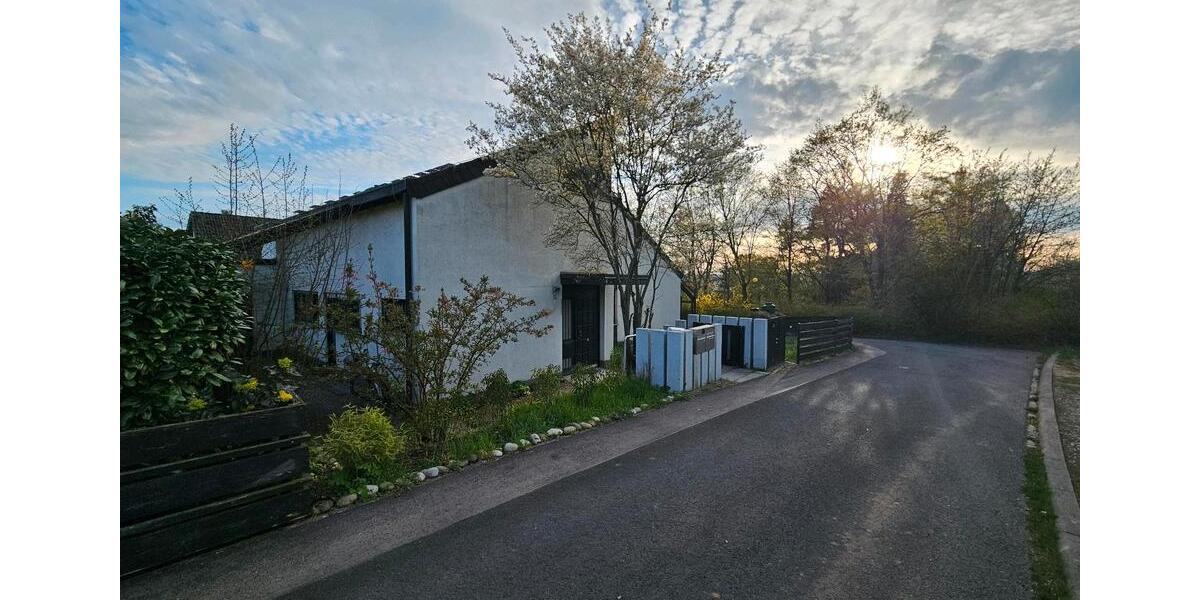 Einfamilienhaus Würzburg Heuchelhof - 7 Zimmer, 259 m&sup2;, 630.000&euro; | Angebot:26573083