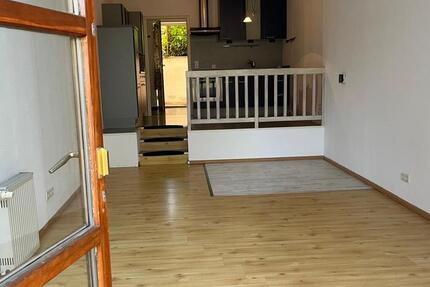 Kuschelige EinliegerWohnung mit Gartenidylle in Höchberg – ab