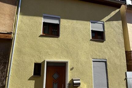 Haus Karlstadt - 5 Zimmer, 100 m&sup2;, 1.000&euro; | Angebot:27617224