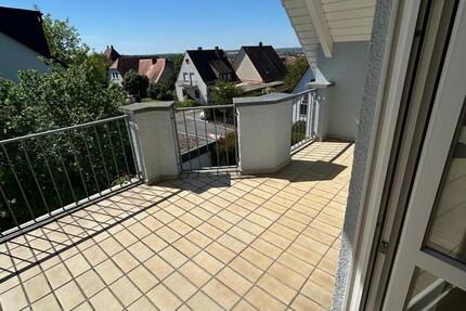 Ansprechende und gepflegte 3-Raum-DG-Wohnung mit Terrasse und Ein 3 zimmer