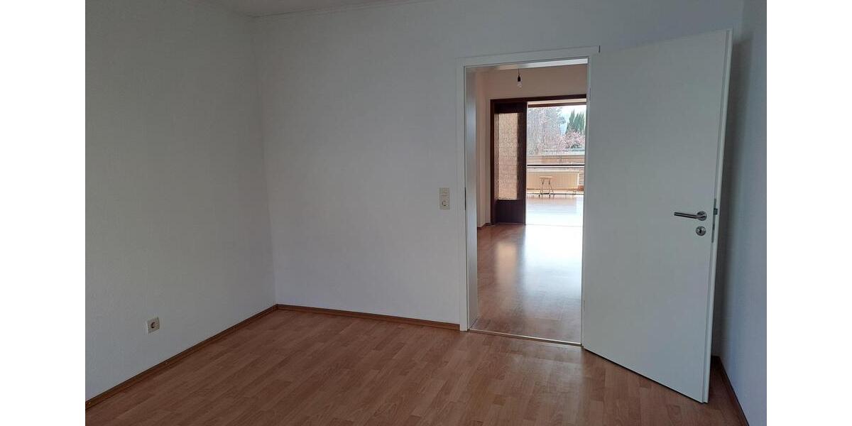 Erdgeschoßwohnung Würzburg Lengfeld - 3 Zimmer, 86 m&sup2;, 999&euro; | Angebot:26630836