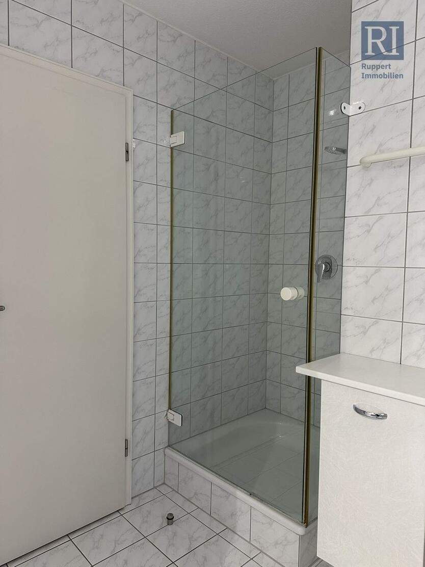 Helle 2-Zimmer-Wohnung mit Balkon und Stellplatz in der Sanderau 2 zimmer