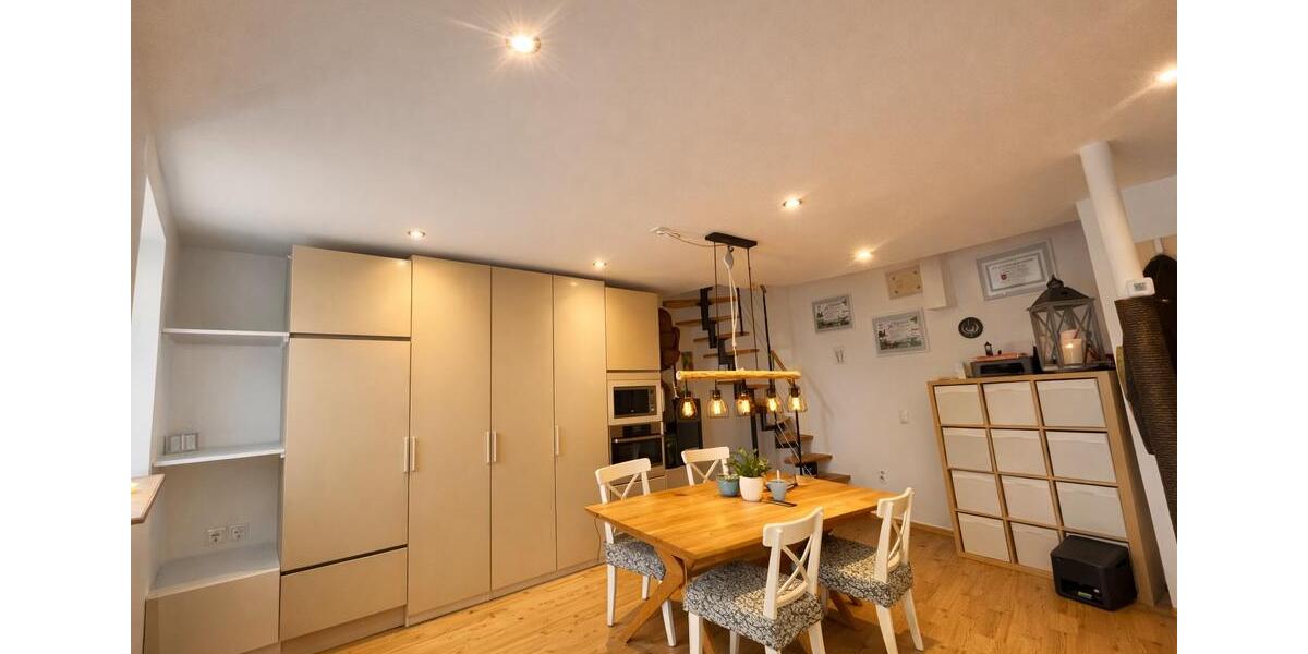 Einfamilienhaus Hettstadt - 10 Zimmer, 208 m&sup2;, 615.000&euro; | Angebot:26739809